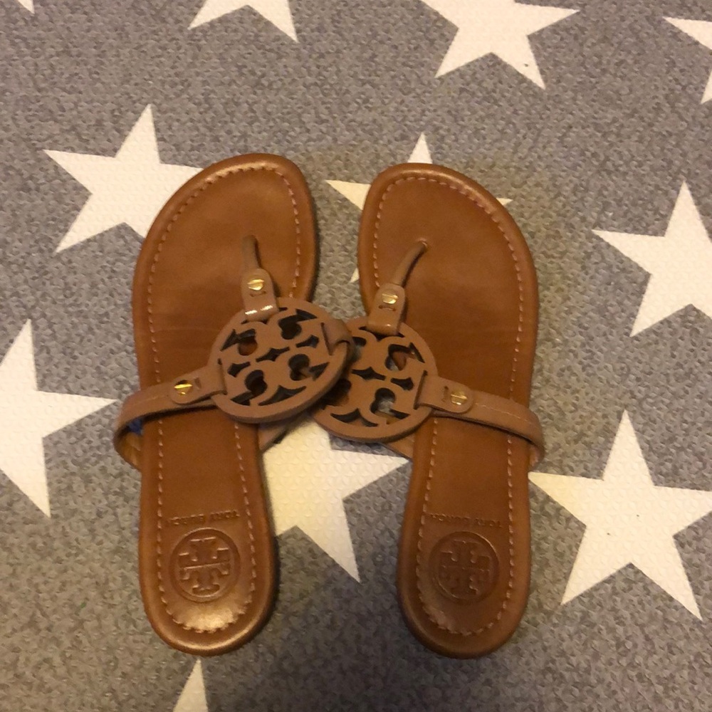 Excellent used condition Tory Burch sandals